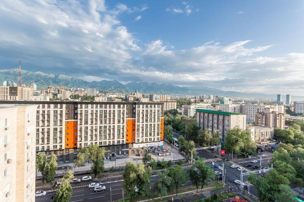 Квартира С Видом На Горы Almaty Eksteriør billede